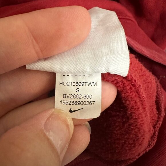 Nike Mens Sportswear Club Fleece Crew Sweatshirt Red Size Small Pullover - Picture 8 of 8